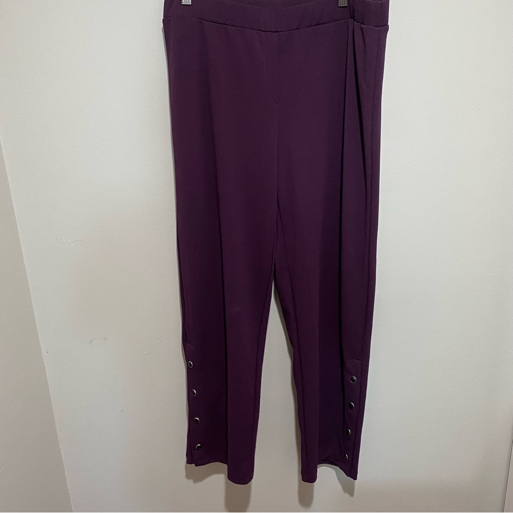 Melissa Paige Women’s Deep Purple Trousers with Button Accents‎ Size PXL